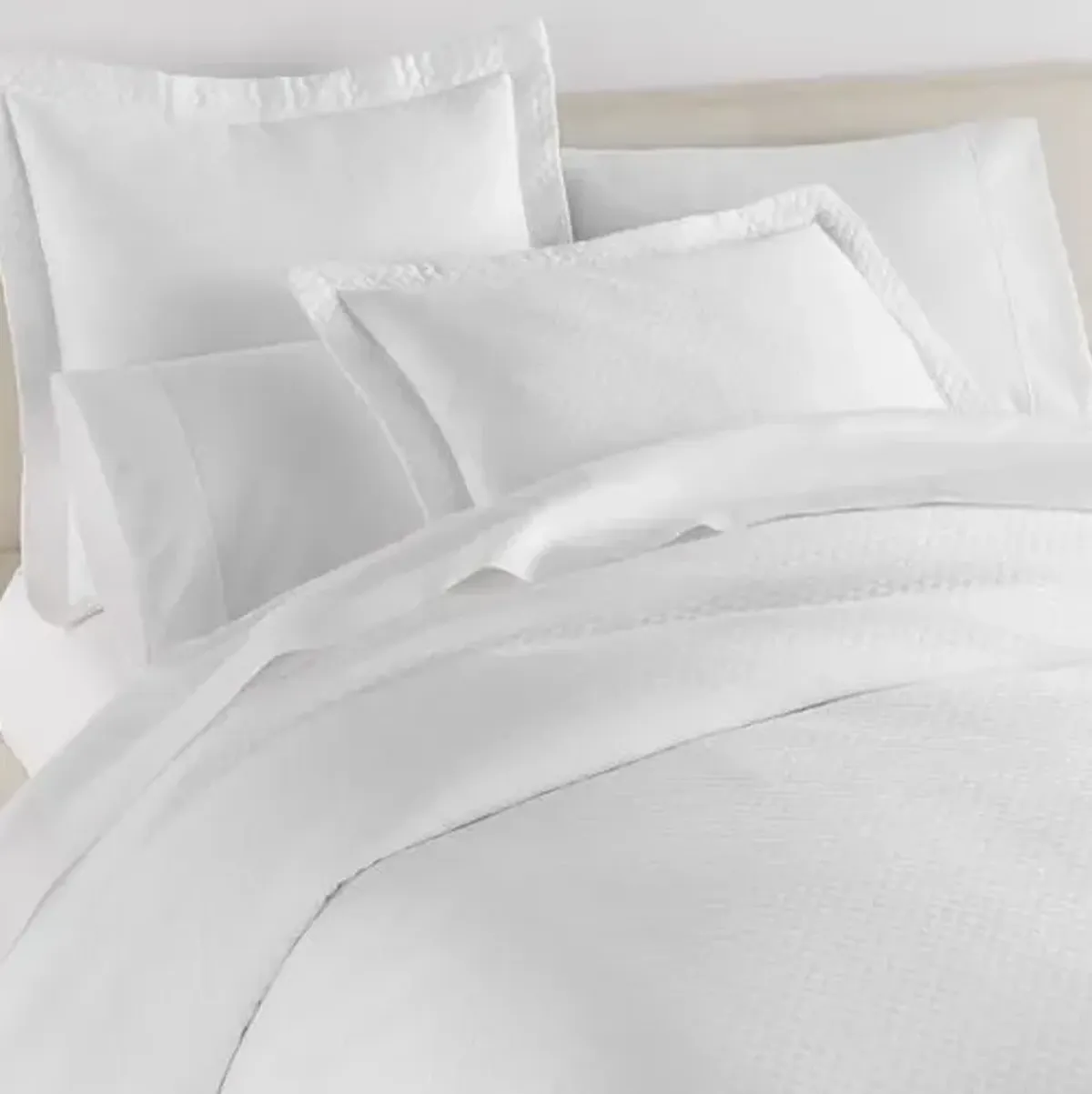 Oxford Matelassé Coverlet - Peacock Alley - White