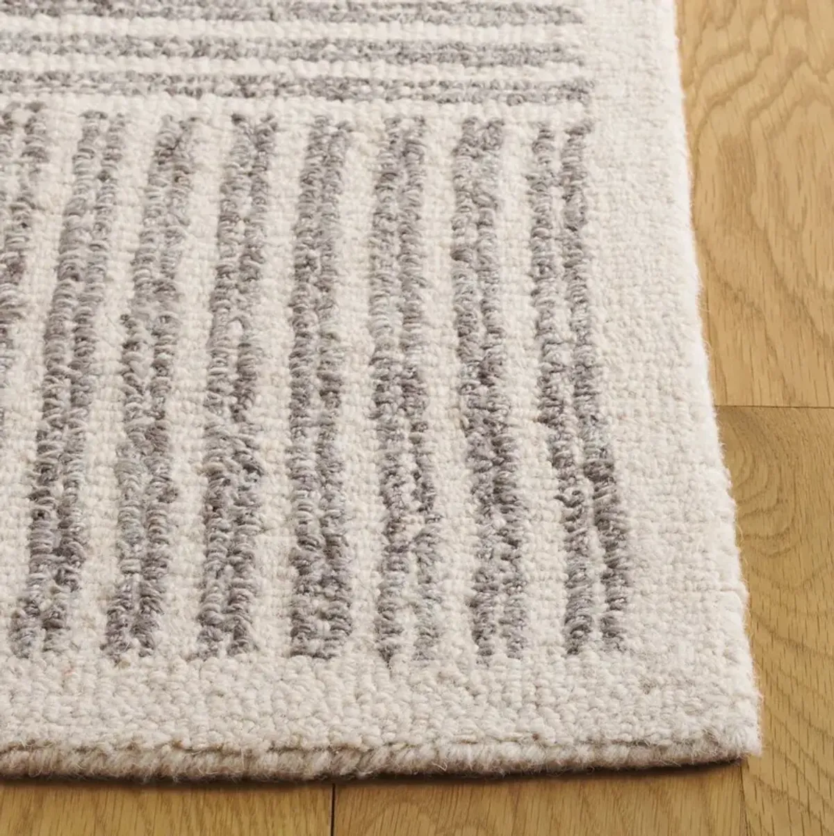 Giulia Hand Tufted Wool/Jue Rug, Ivory/Grey