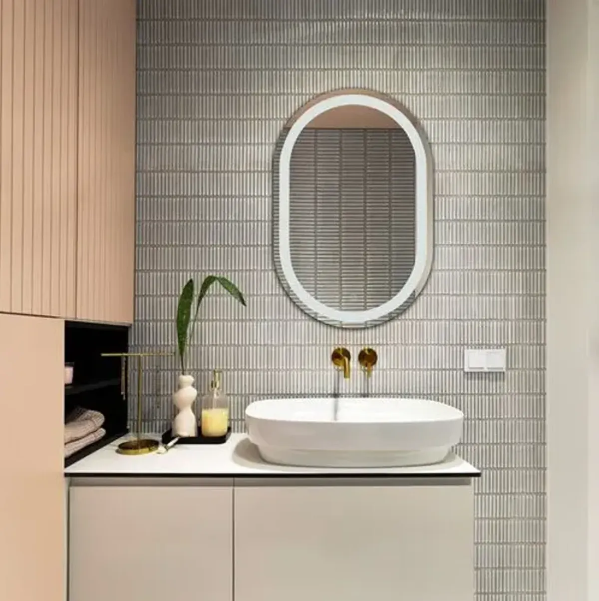 Morinen Oval Illuminated LED Wall Mirror - Silver/White