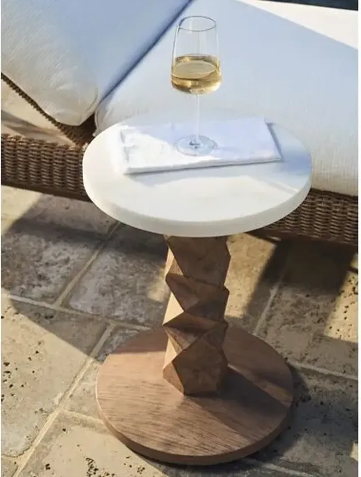 Isle Of Palms Outdoor White Agate Stone Top/Teak Accent Table - White/Light Mocha - Tommy Bahama - 22Hx16Wx16D in