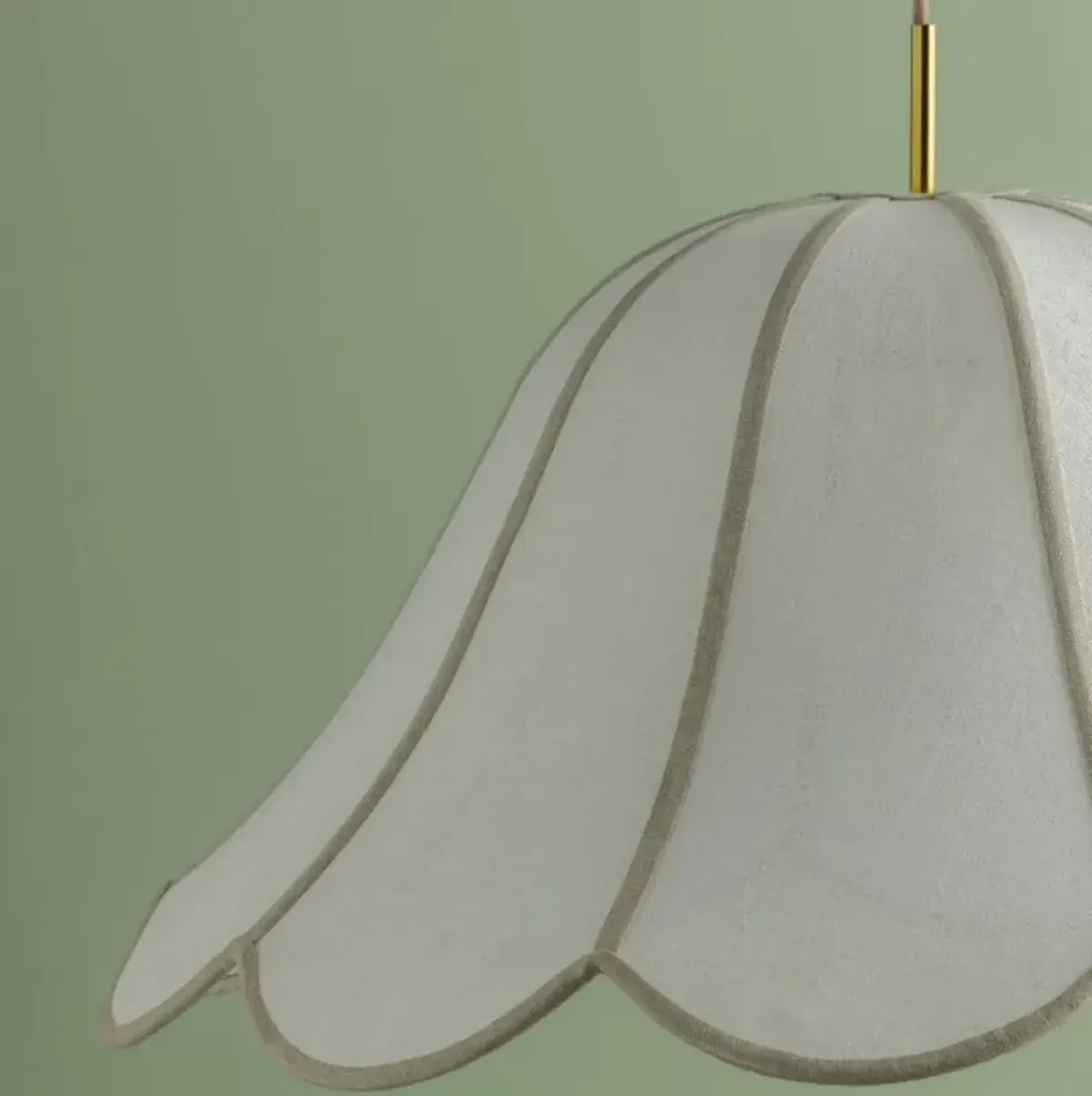 Erya Scalloped Pendant - Aged Brass - Gold