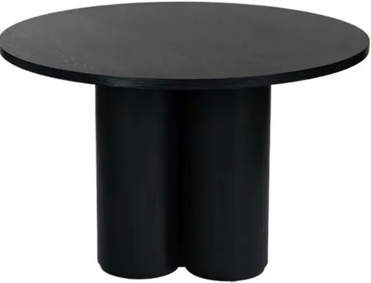 Vethra 47" Round Dining Table