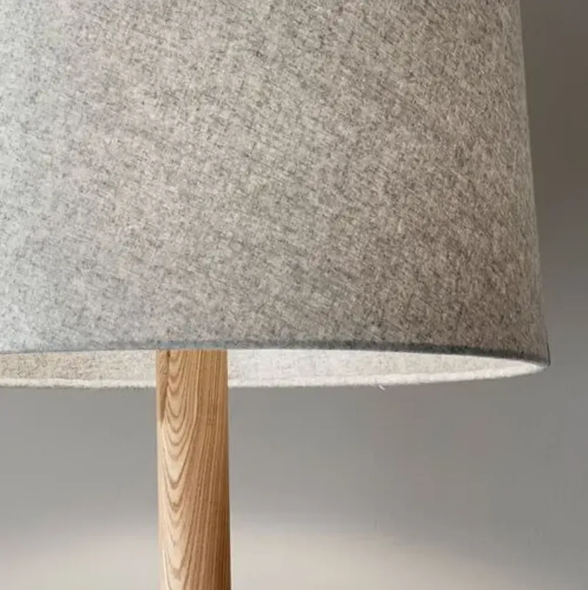 Eva Tripod Floor Lamp - Natural