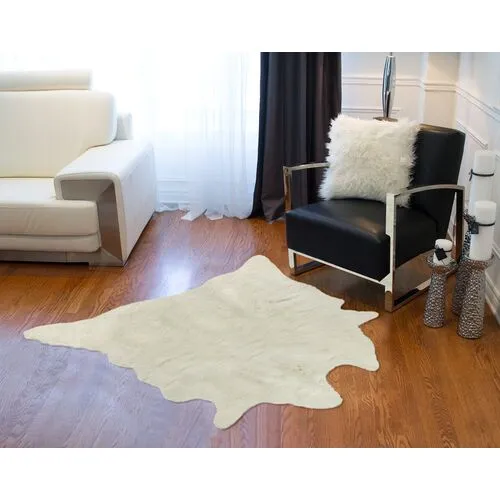 4'3"x5' Faux Cowhide Rug - Off-White - Ivory