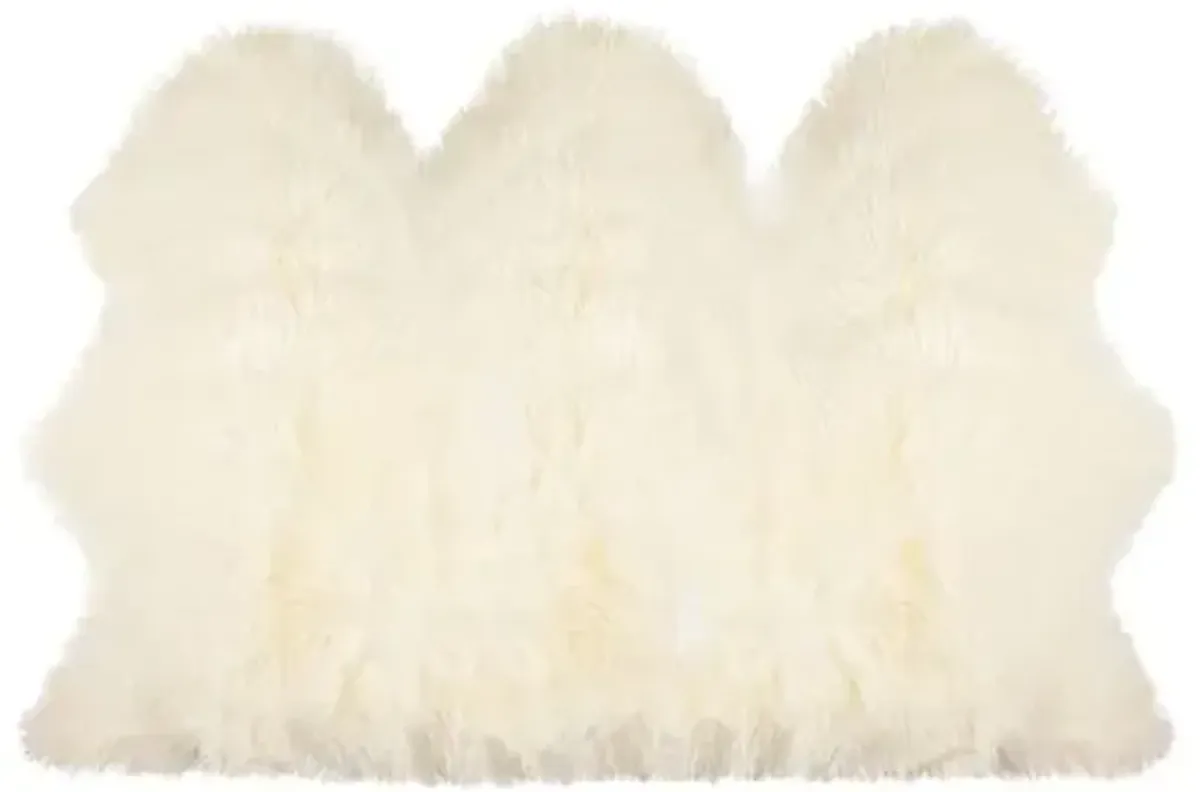 3'x5' Mary Handmade Sheepskin Rug - Natural - Handcrafted - Ivory - Ivory