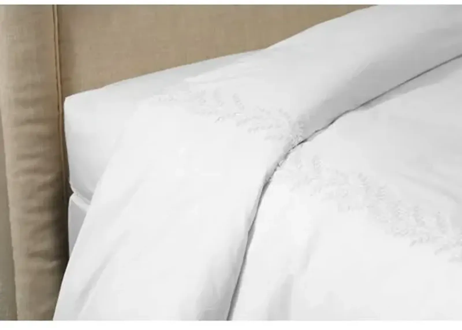 Willow Duvet - White - Hamburg House