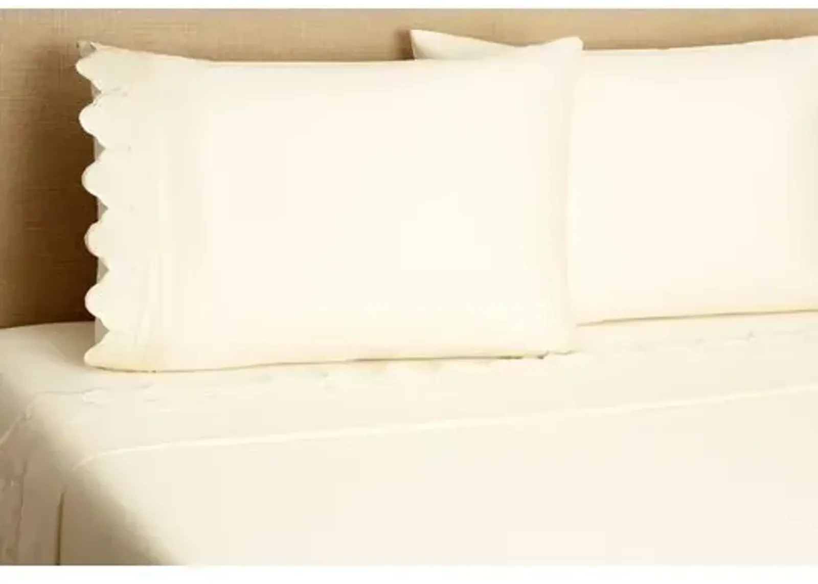 Scallop Sheet Set - Ivory - Belle Epoque, 300 Thread Count, Egyptian Cotton Sateen, Soft and Luxurious