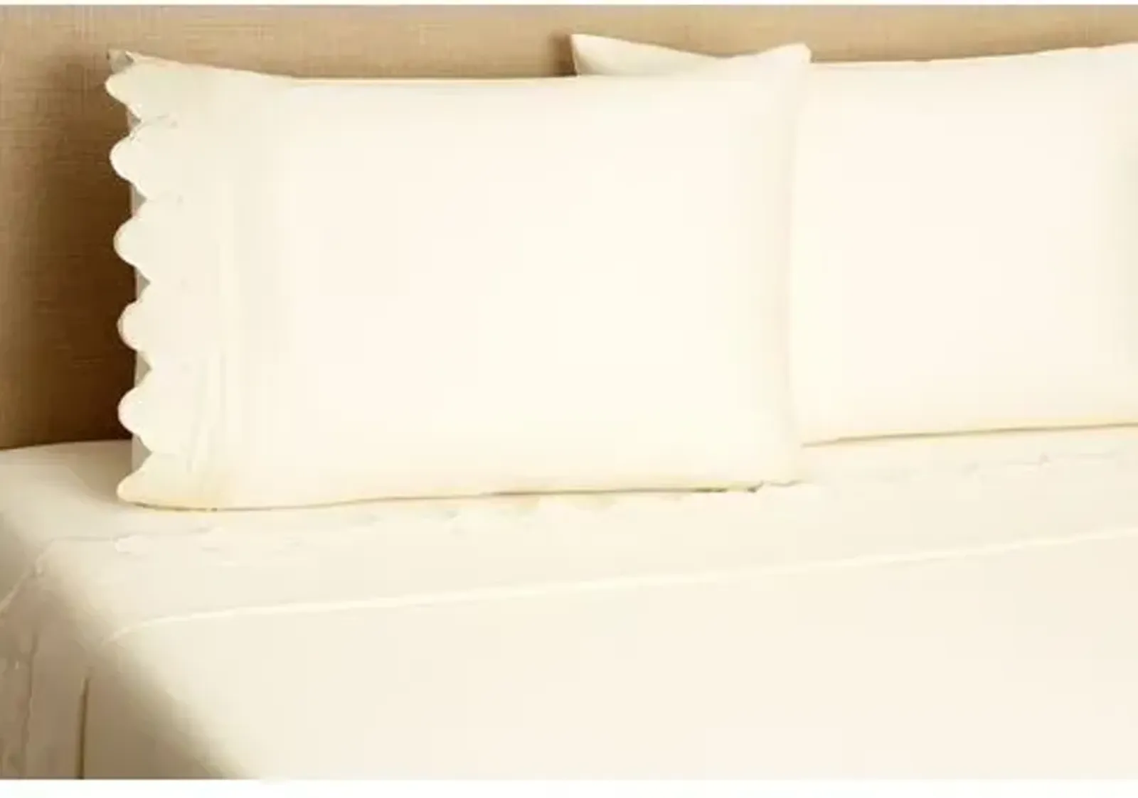 Scallop Sheet Set - Ivory - Belle Epoque, 300 Thread Count, Egyptian Cotton Sateen, Soft and Luxurious