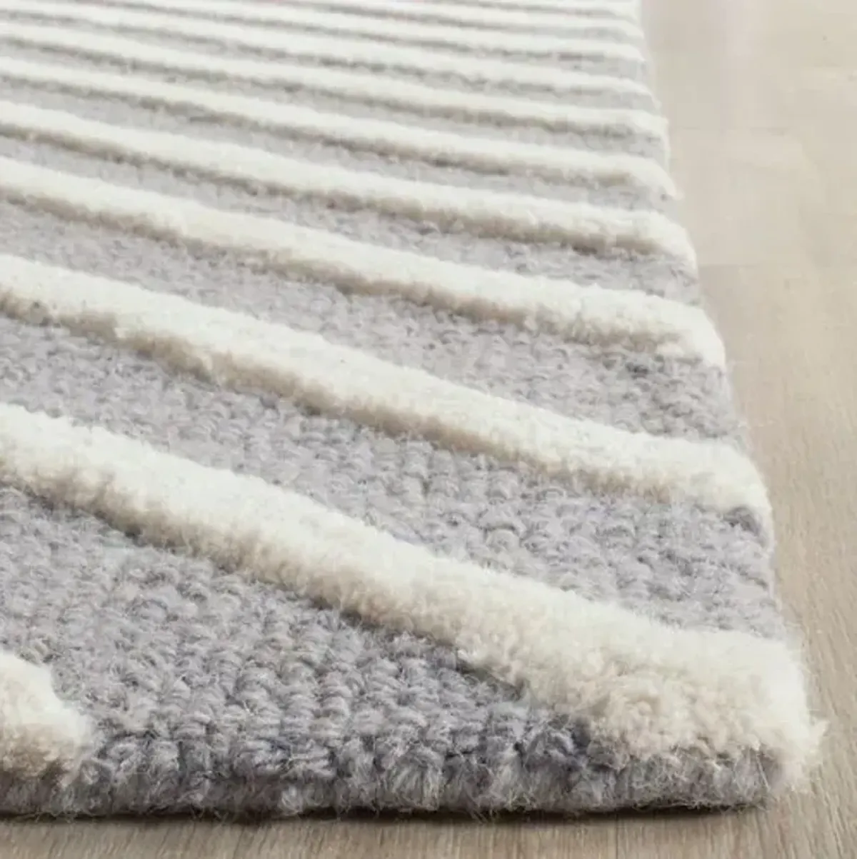 Yvaine Rug - Gray/Ivory - Gray