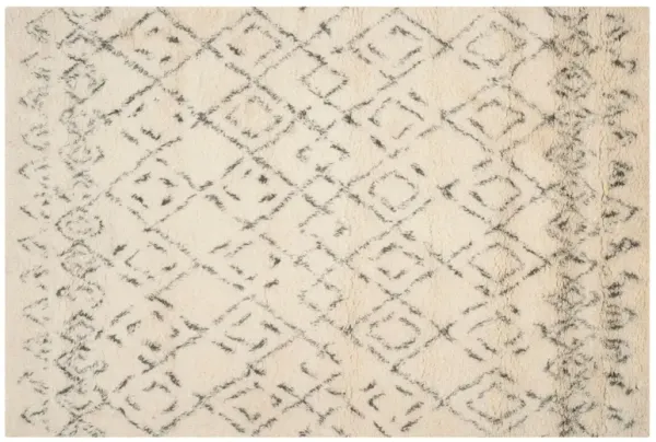 Pike Rug, White/Gray