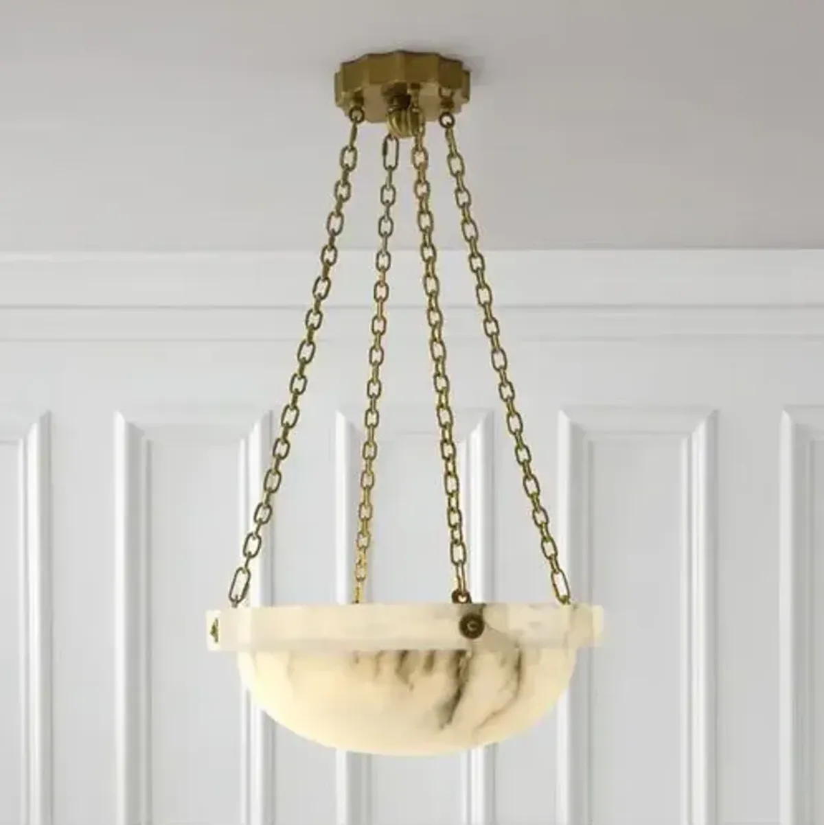 Visual Comfort - Fluted Band Medium Chandelier - Alabaster