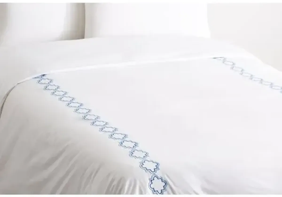 Quatrefoil Outline Duvet - Blue - Hamburg House - White