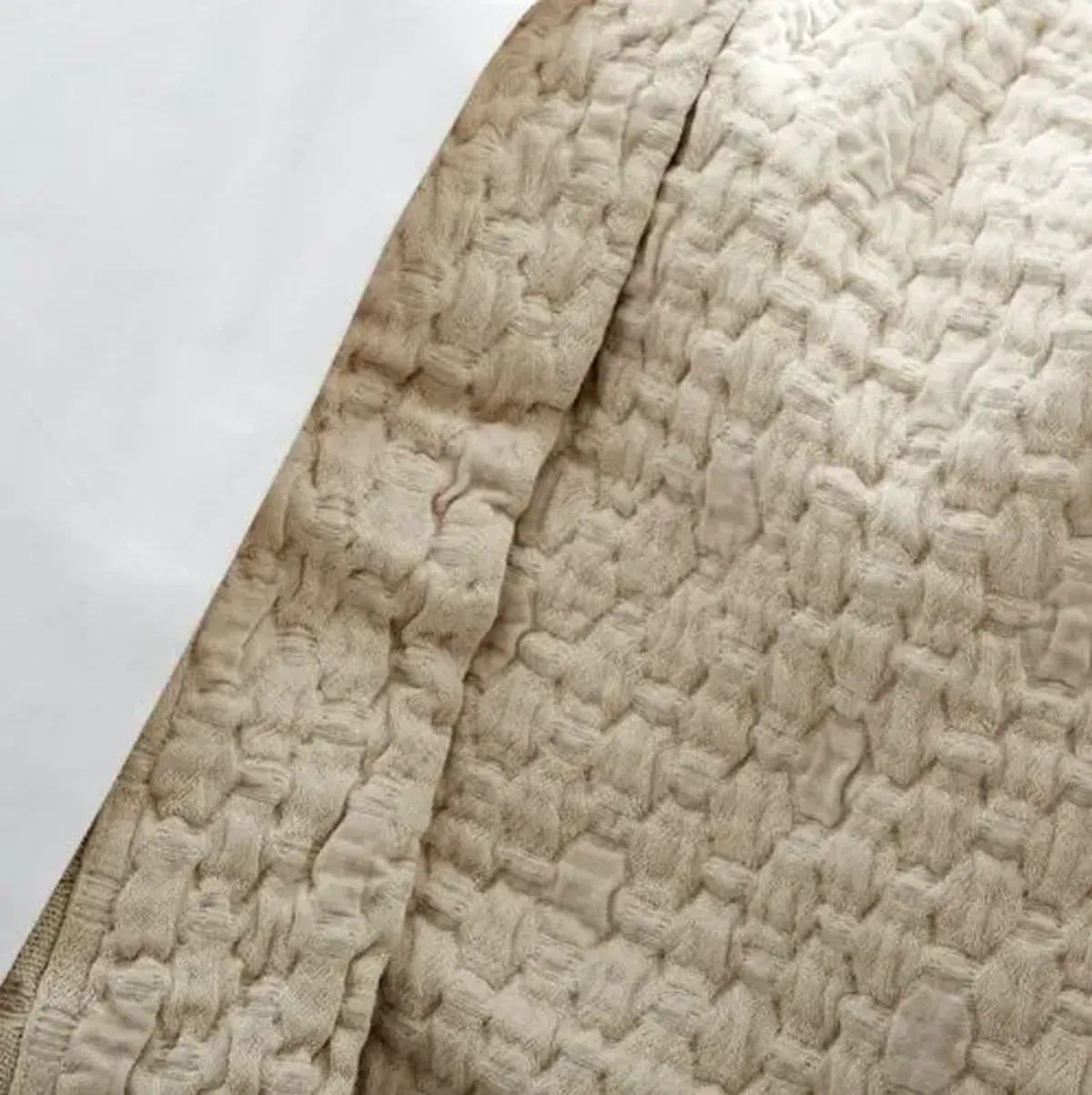 Juliet Coverlet - Peacock Alley - Beige