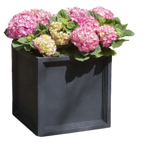 Sandhurst Outdoor Planter - Black Onyx - Campania International - 22"