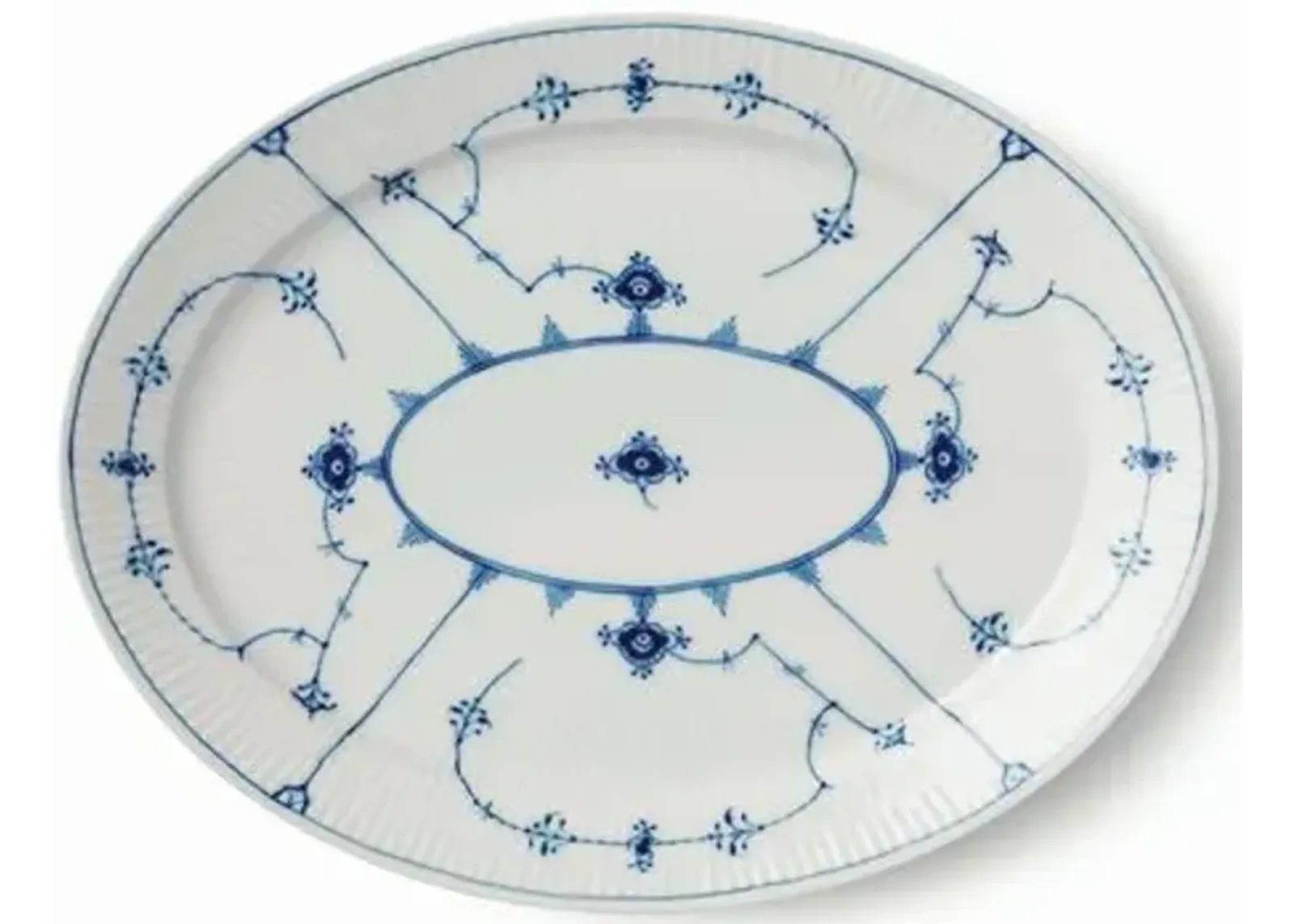 Fluted Oval Accent Plate - White/Blue - Royal Copenhagen