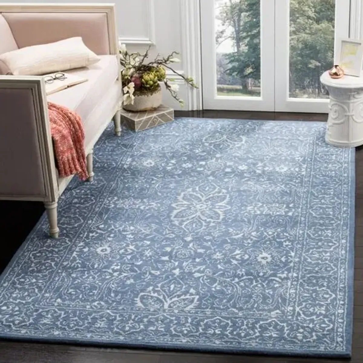 Welliver Rug - Blue/Ivory - Blue