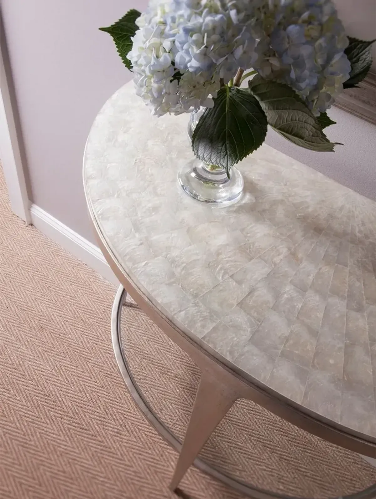 Gravitas Console, Champagne