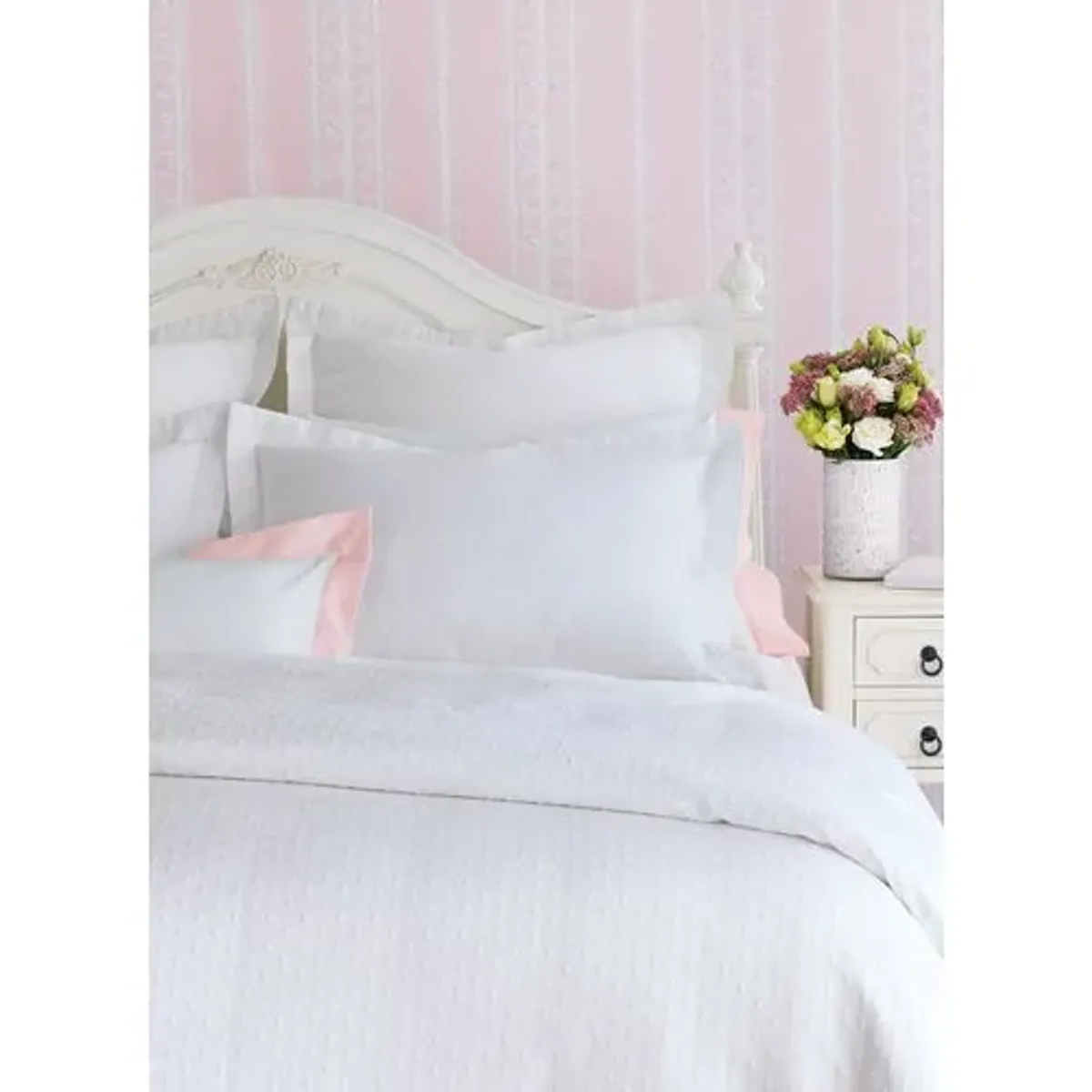 Sweetness Coverlet - White