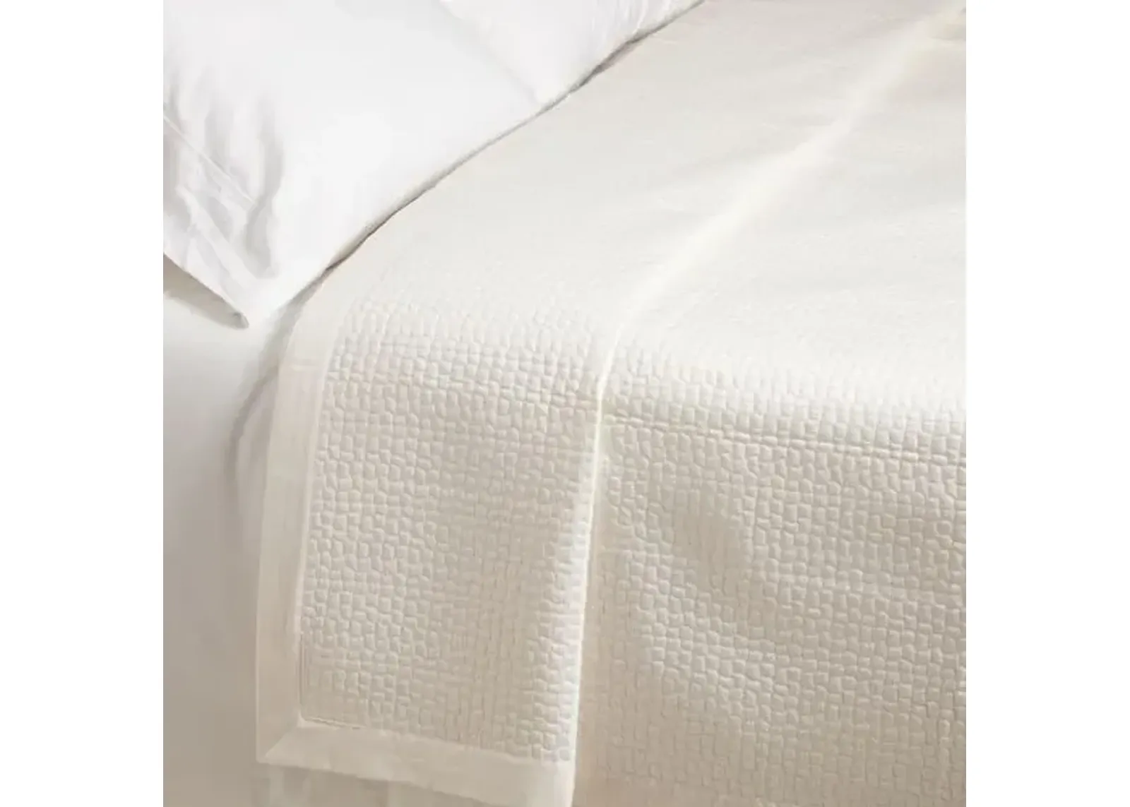 Hamilton Coverlet - Peacock Alley - White