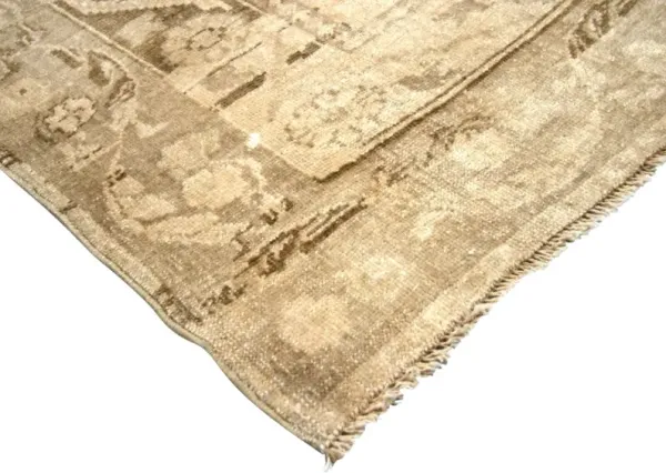 1960s Turkish Oushak Rug - 6'7" x 9'4" - Nalbandian - Beige - Beige