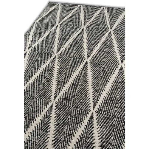 Beacon Outdoor Rug - Black - Erin Gates - Black