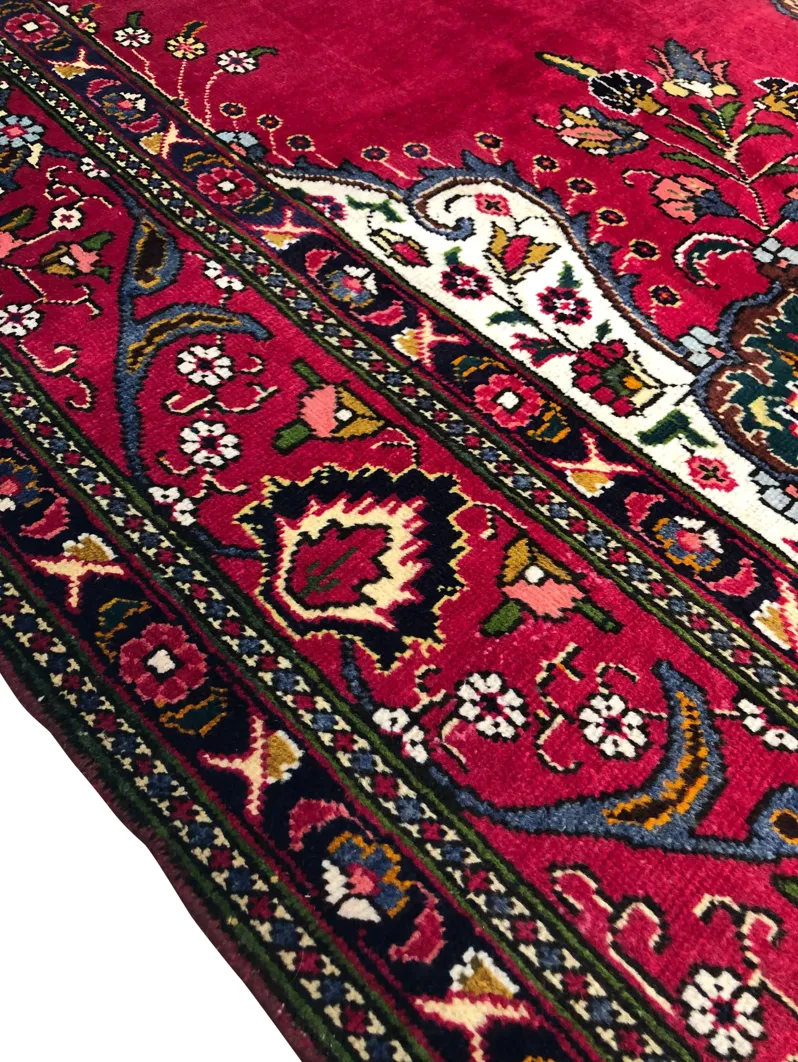 7'9" x 11'1" Vintage Persian Rug - F.J. Kashanian - red - red