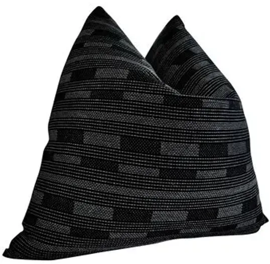 Bosa 24x24 Pillow - Black/White