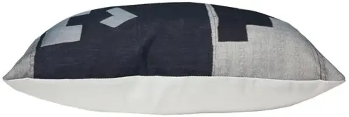 Arlo Indoor/Outdoor 21x21 Pillow - Kim Salmela