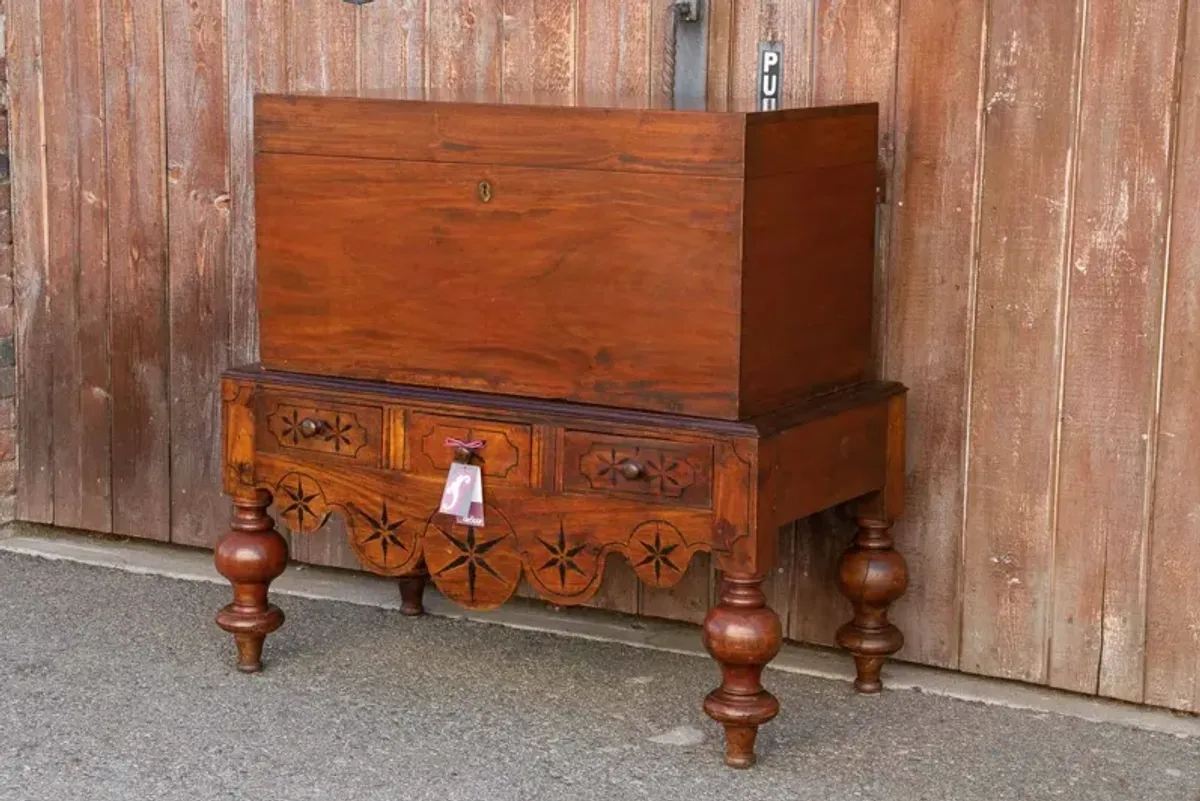 Antique Dutch Colonial Campaign Trunk - de-cor - brown