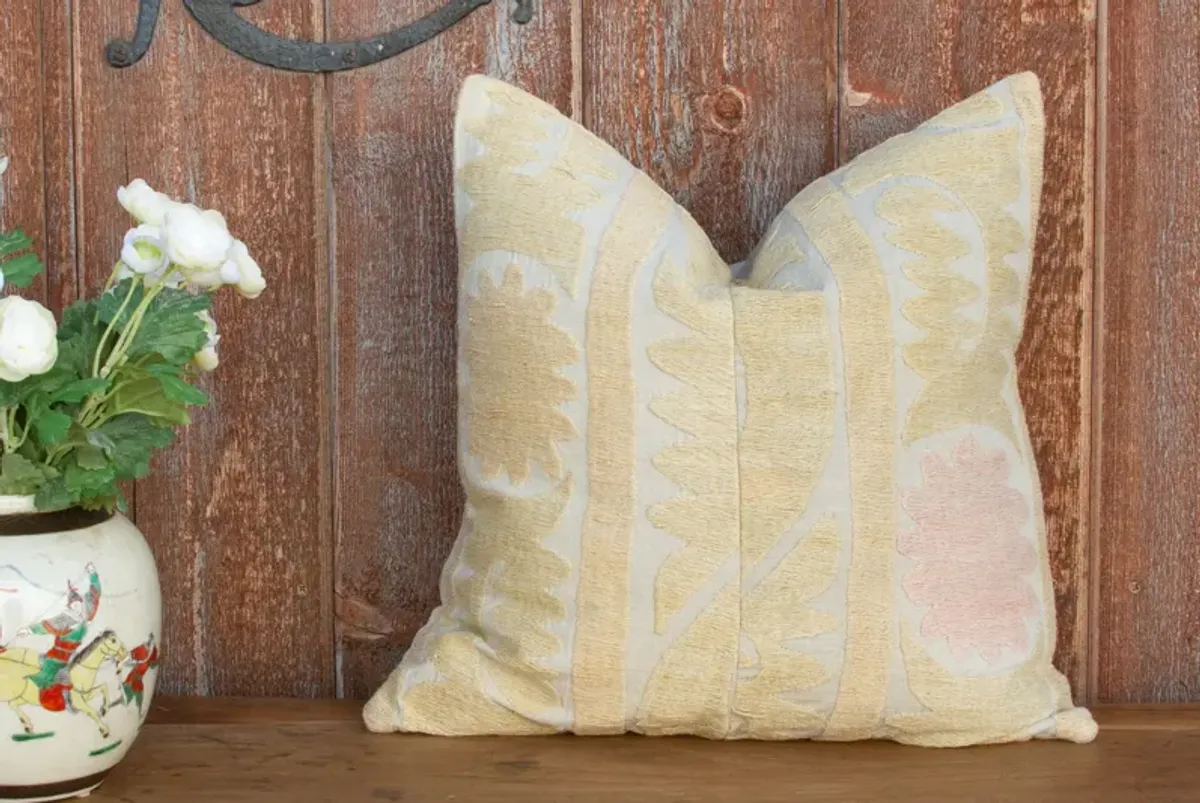 Luma Suzani Square Pillow - de-cor