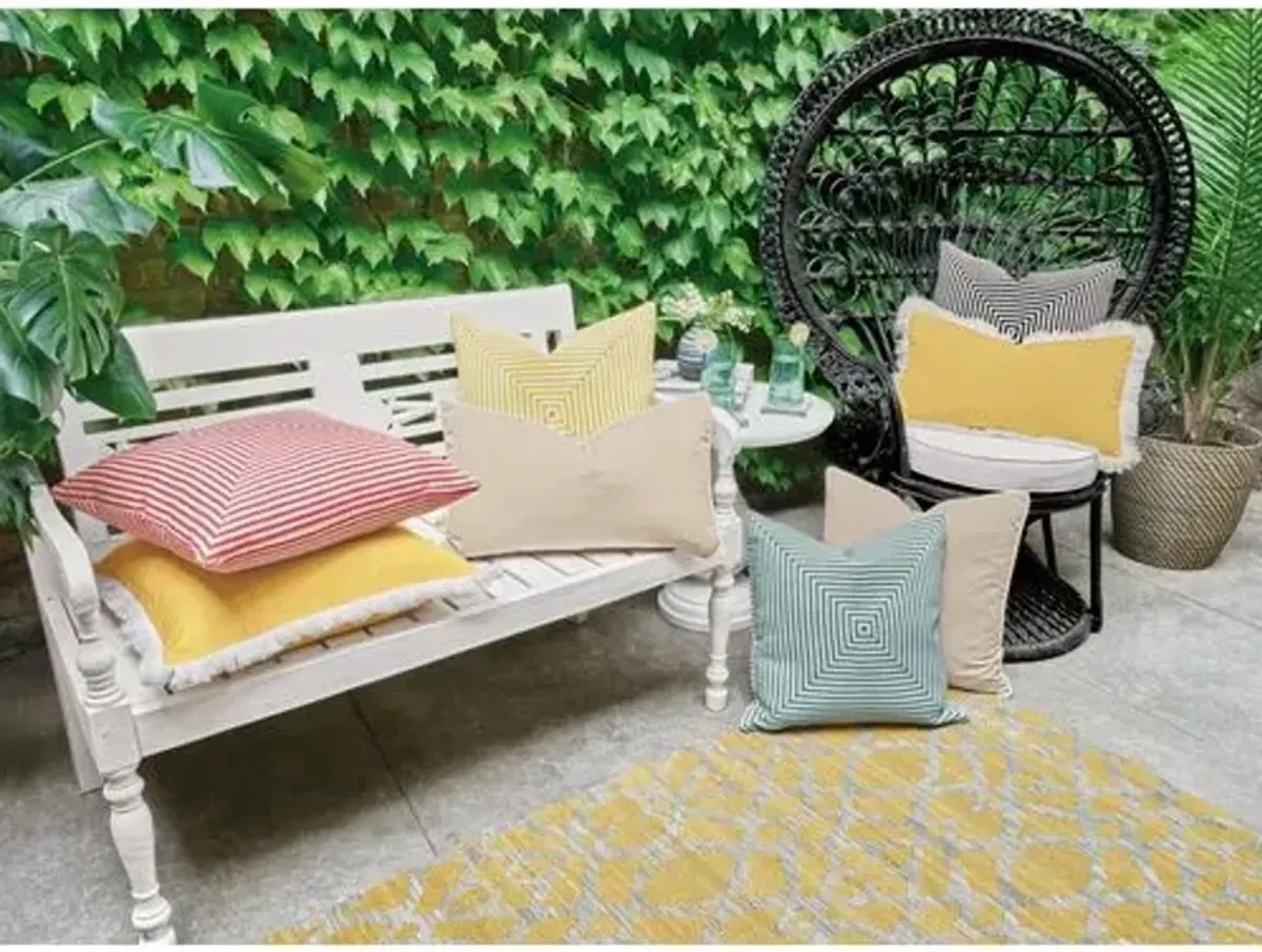 Luna 20x20 Outdoor Pillow - Yellow/White