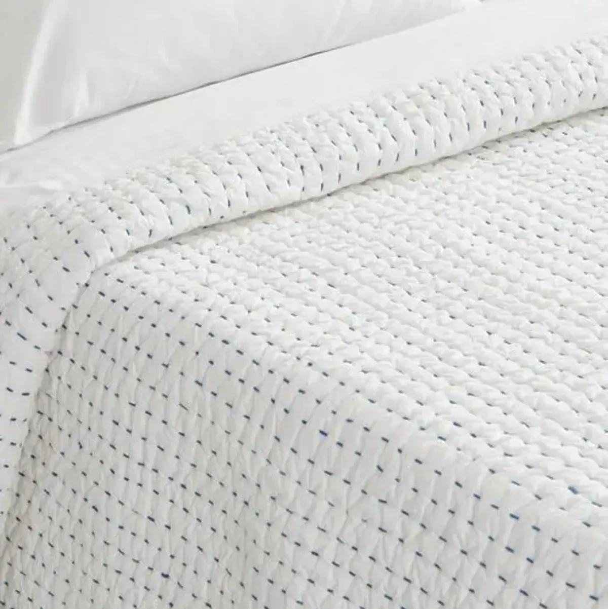 Atlantic Quilt - White/Blue - Pine Cone Hill