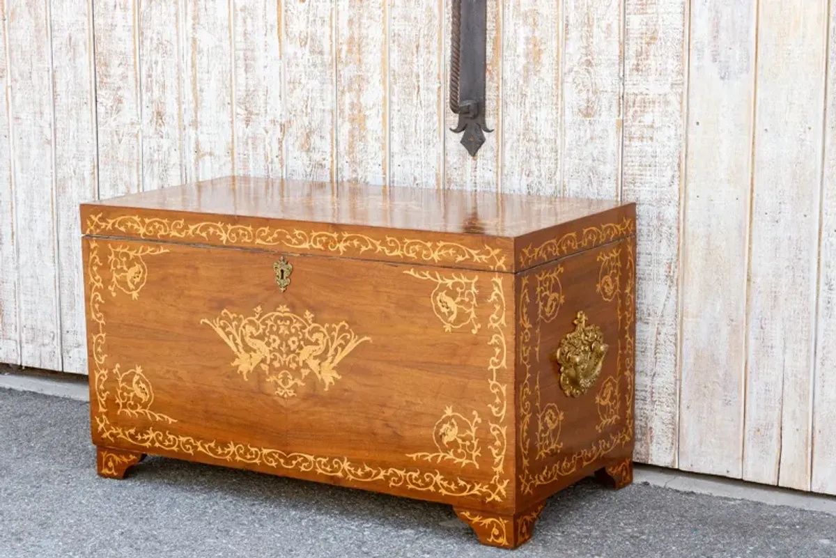 Large Walnut Marquetry Inlay Chest - de-cor - Brown