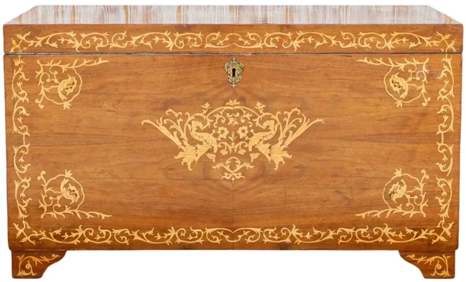 Large Walnut Marquetry Inlay Chest - de-cor - Brown