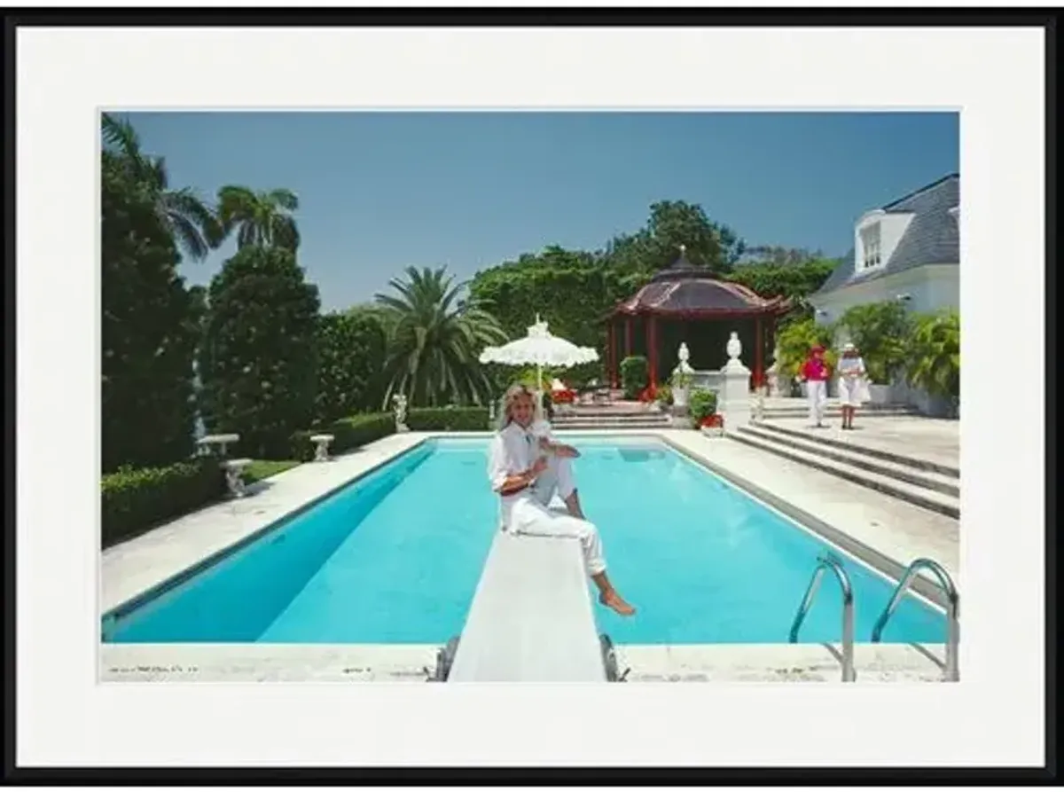 Slim Aarons - Pool and Parasol - Black