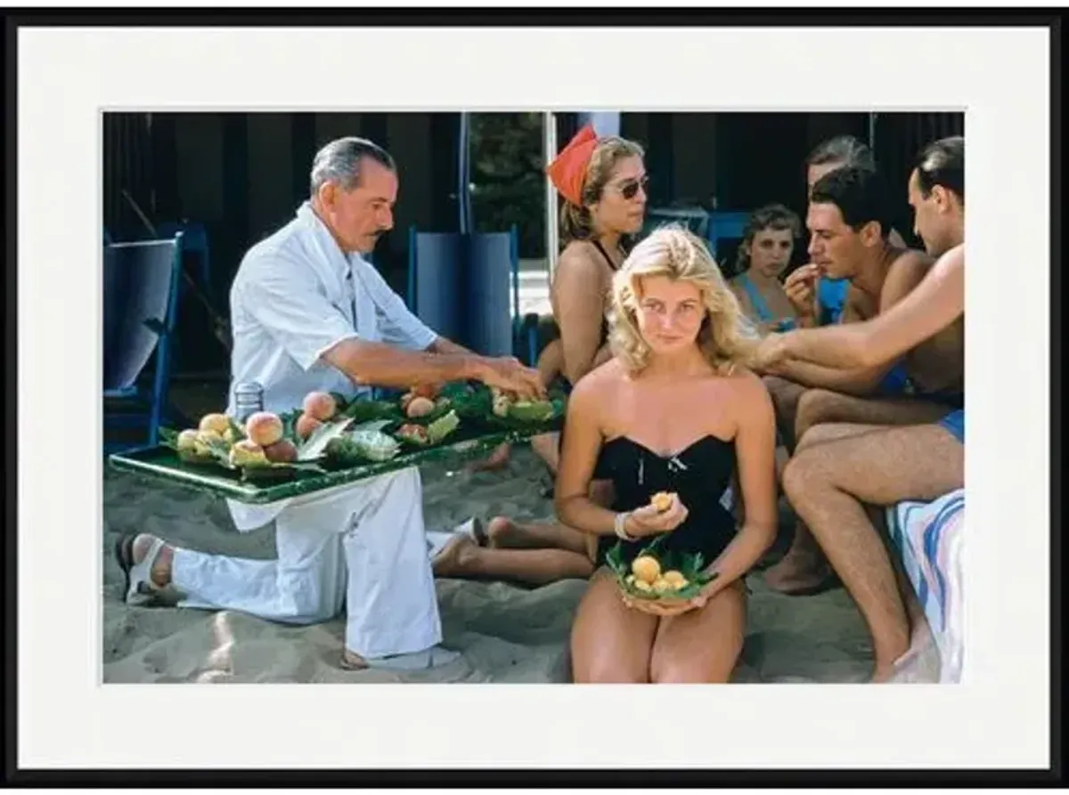 Slim Aarons - The Lido in Venice - Black