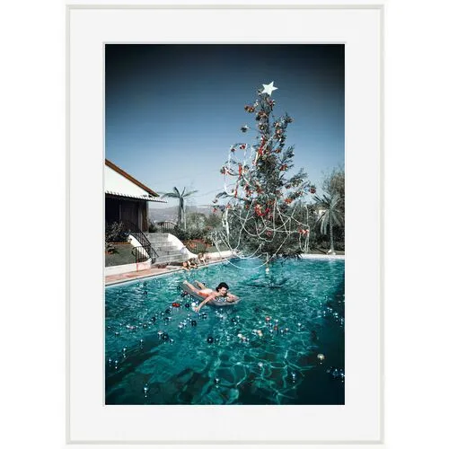 Slim Aarons - Christmas Swim 1954 - White