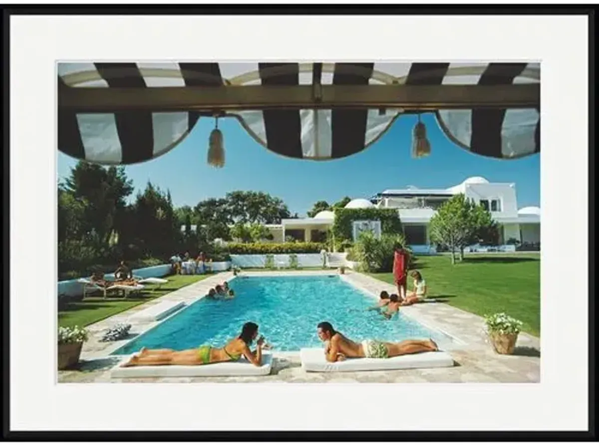 Slim Aarons - Poolside in Sotogrande - Black