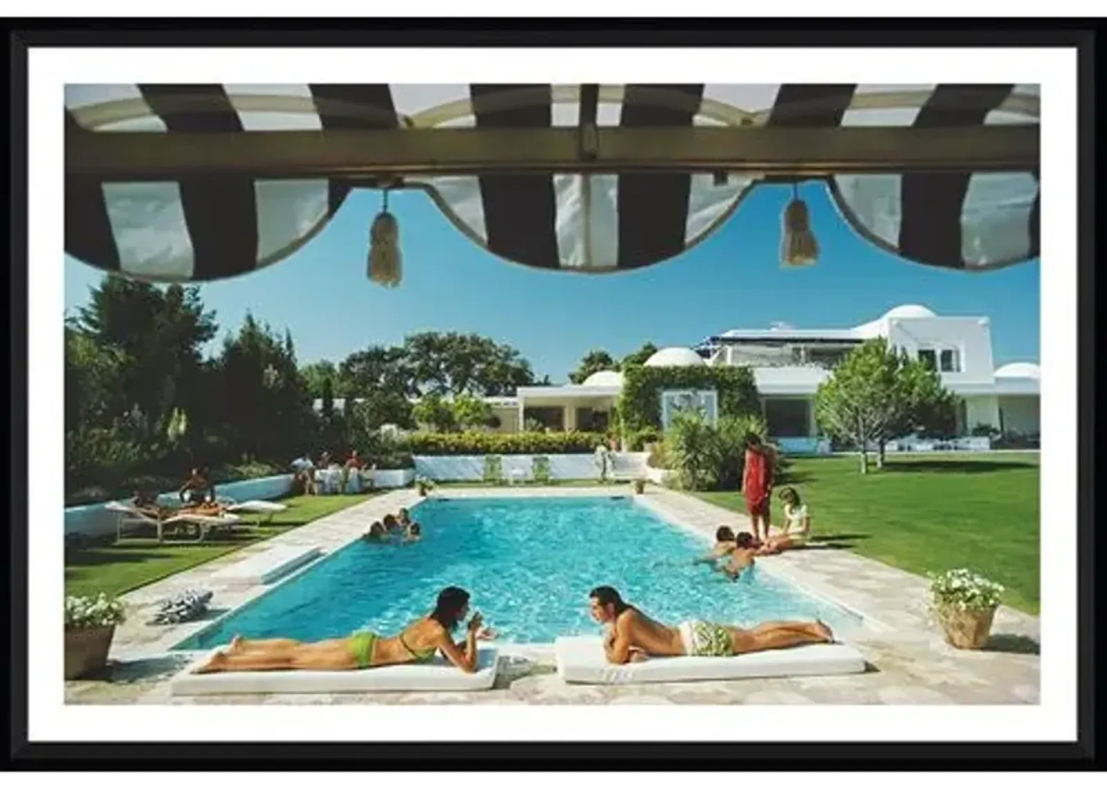 Slim Aarons - Poolside in Sotogrande - Black