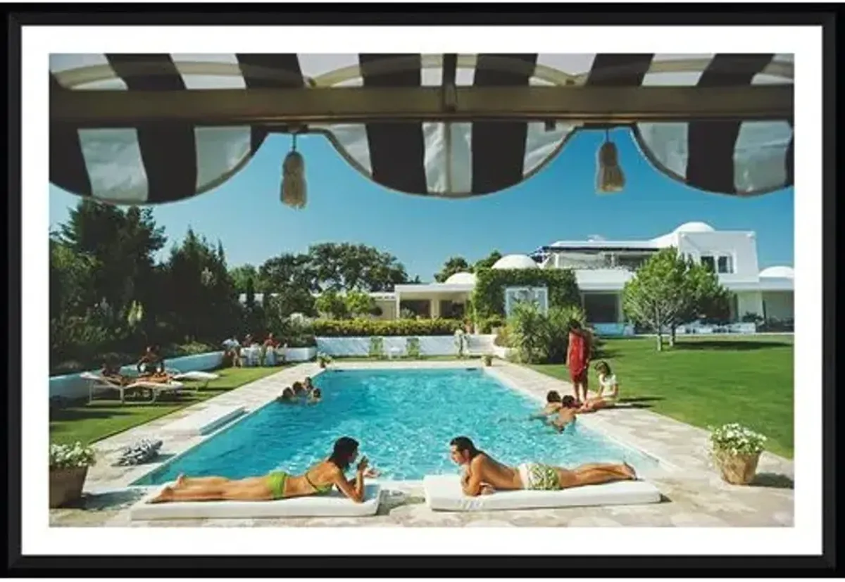 Slim Aarons - Poolside in Sotogrande - Black