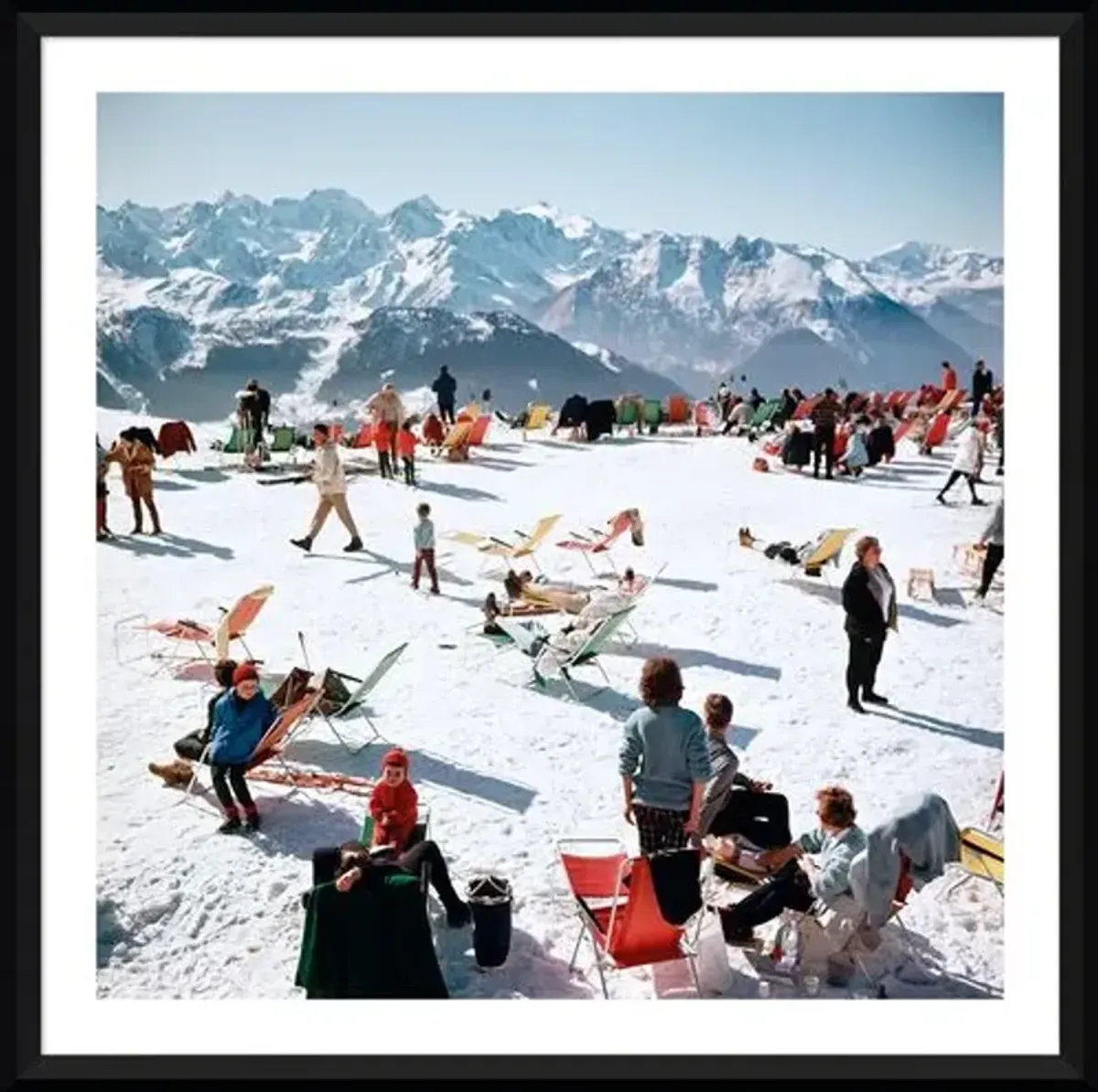 Slim Aarons - Verbier Vacation - Black