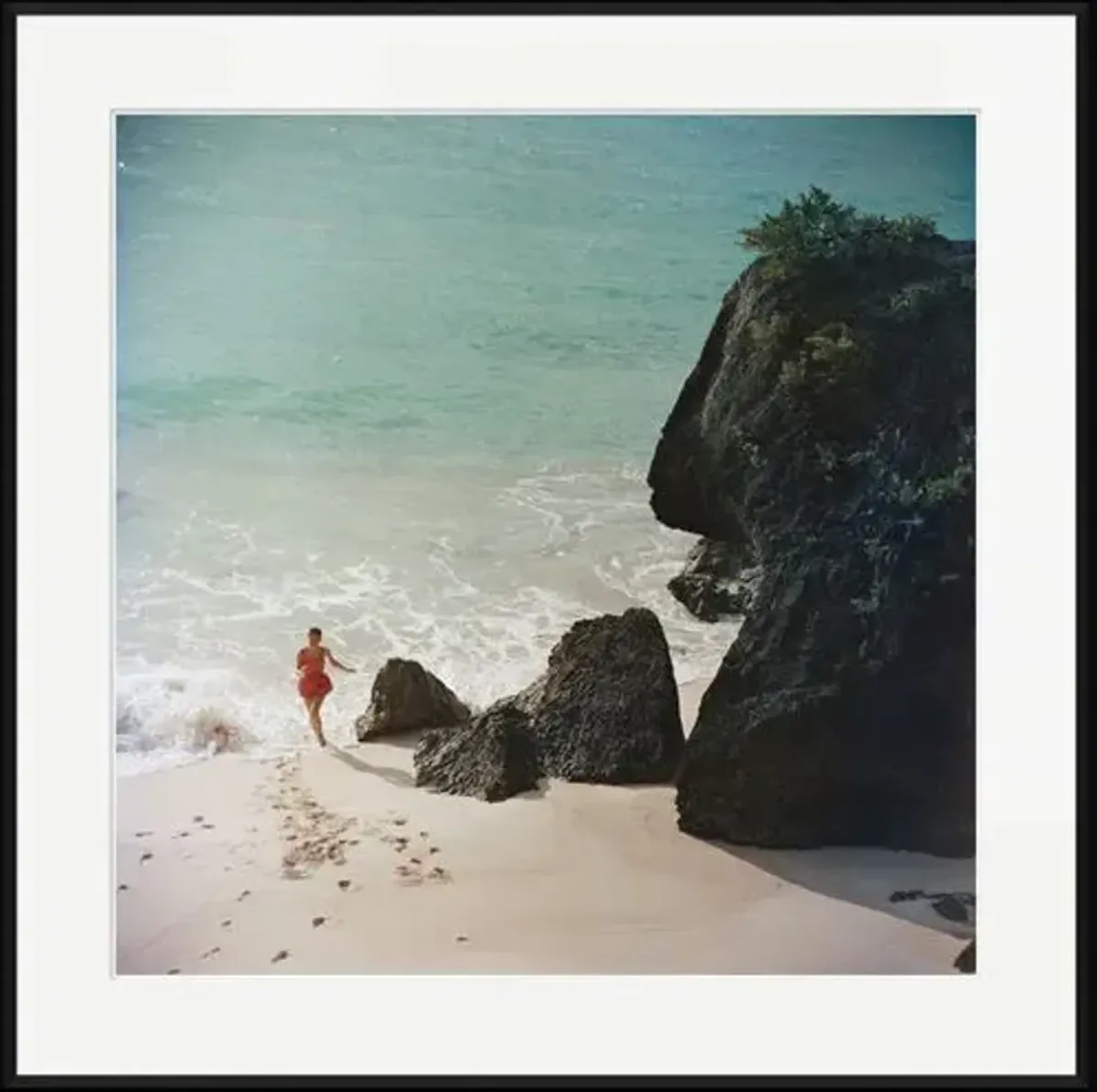 Slim Aarons - Bermuda Beach 1957 - Black