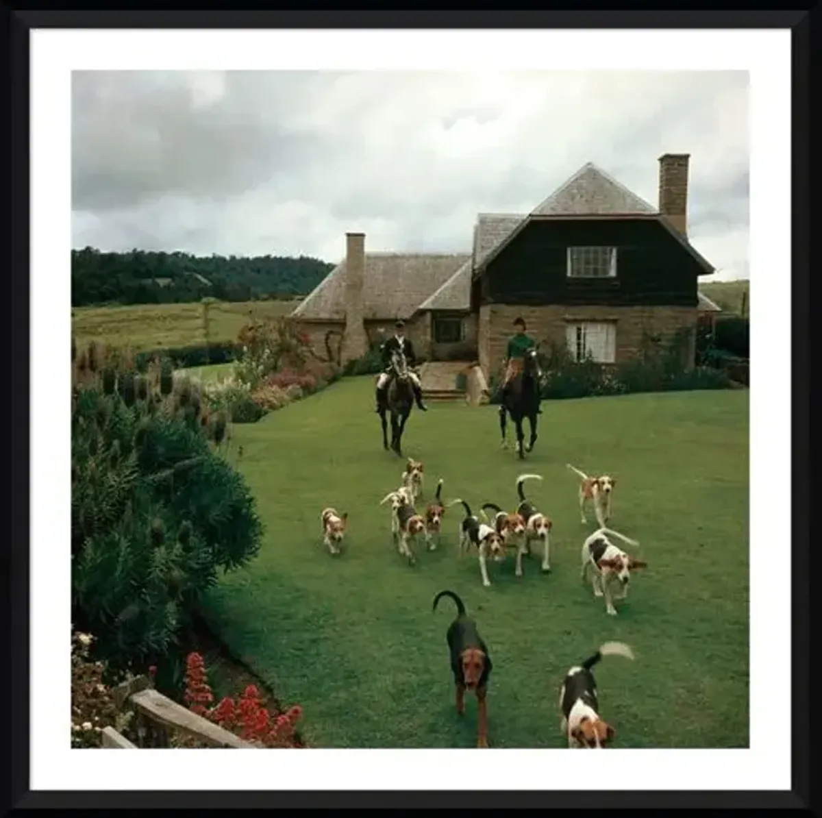 Slim Aarons - Masons in Kenya - Black