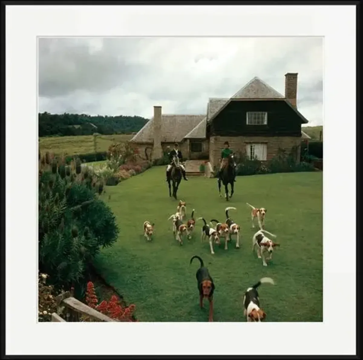 Slim Aarons - Masons in Kenya - Black