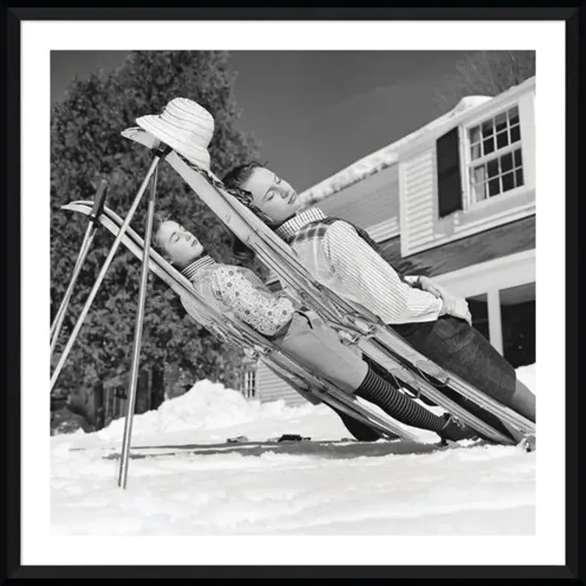 Slim Aarons - New England Skiing - Black