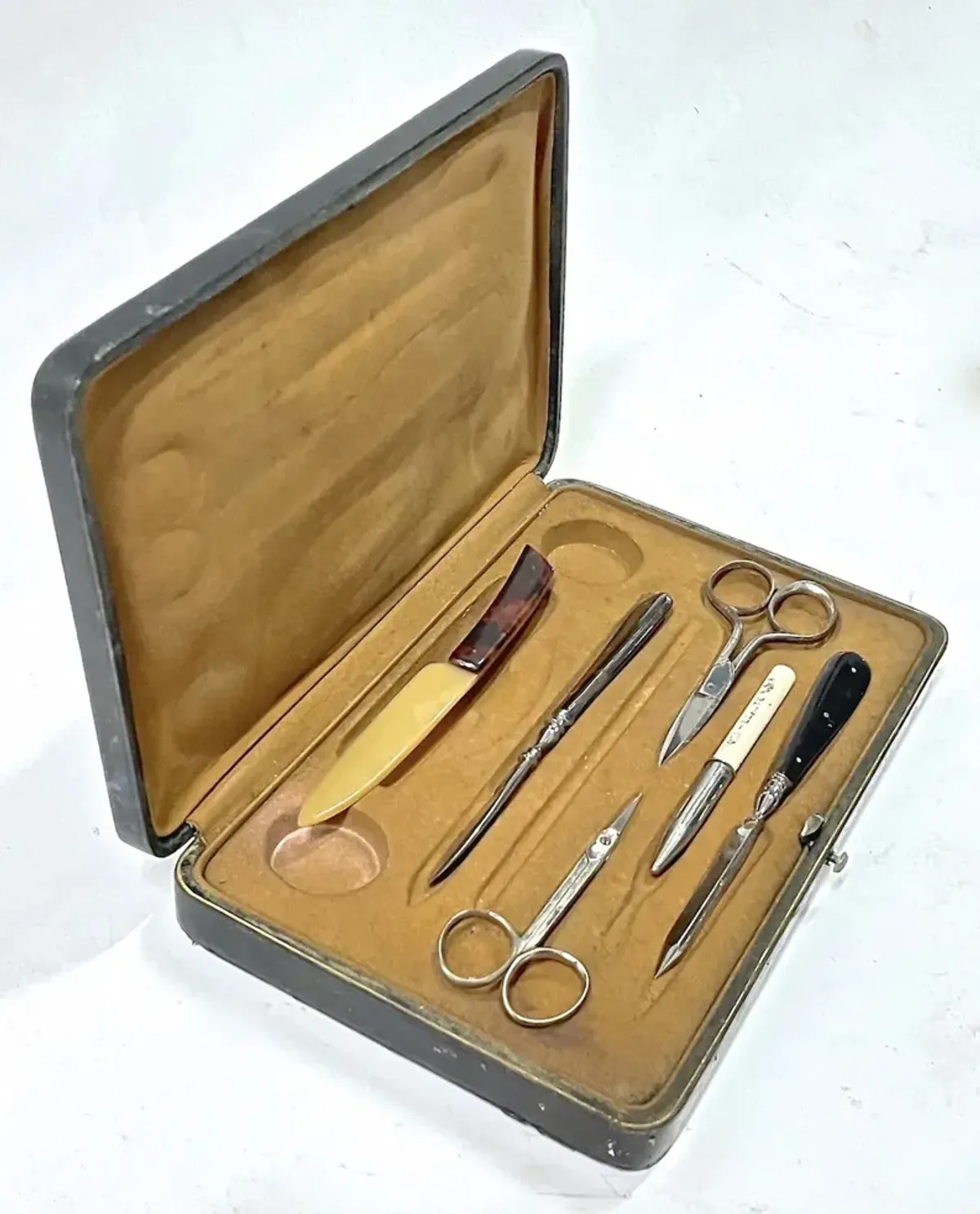 Traveling Grooming Kit in Leather Case - Vermilion Designs - black