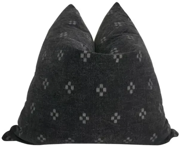 Capistrano 24x24 Pillow - Stoneblack/White