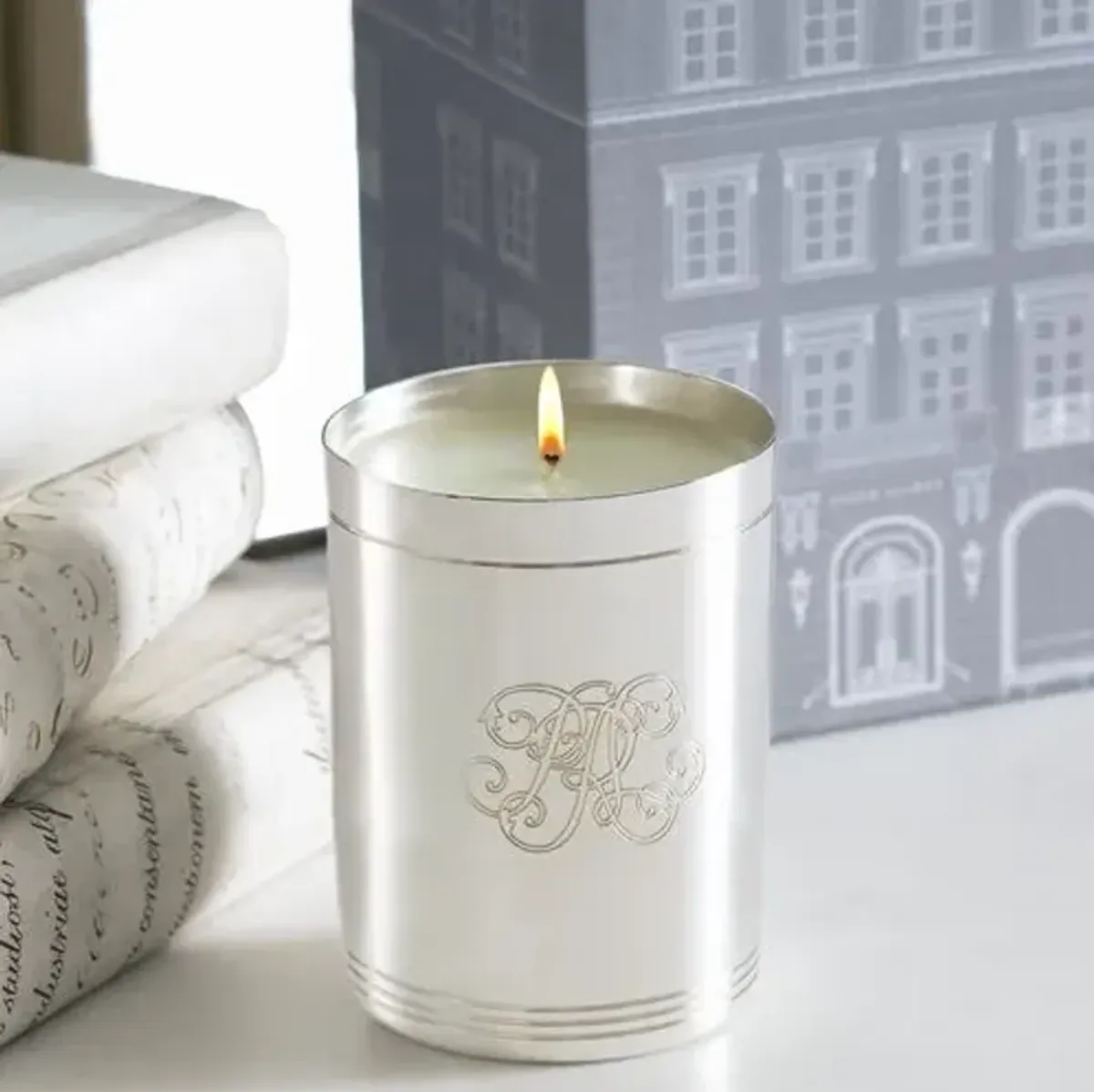 888 Madison Flagship Candle - Ralph Lauren Home - Silver