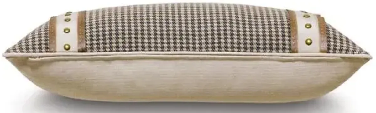 Carrie 15x26 Houndstooth Lumbar Pillow - Brown