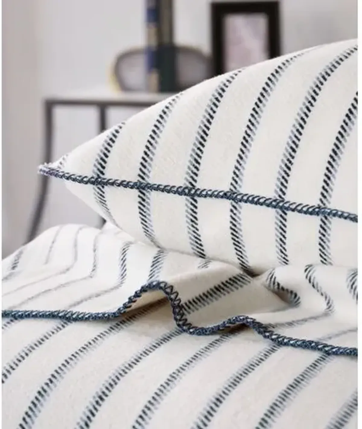 Marco Striped Blanket - White/Blue